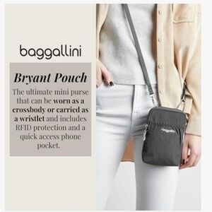Baggallini Bryant - Small crossbody bag , phone bag with cross-body Strap.